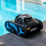 U Hrvatsku stigli bežični robotski čistači bazena AquaForte Bežični robotski čistač bazena AquaForte tijekom čišćenja bazena